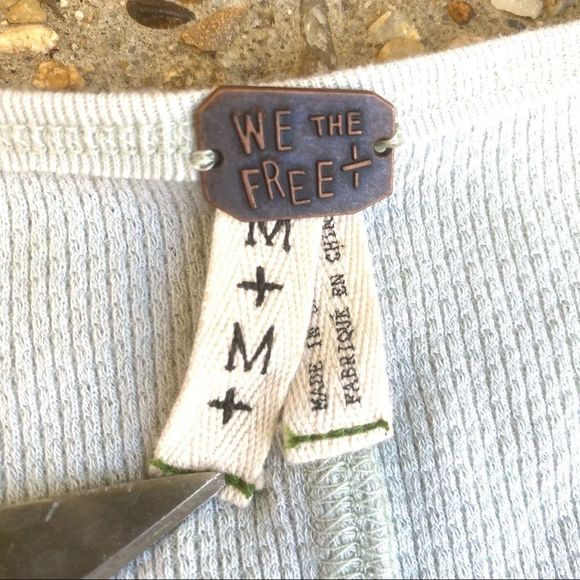 Free People We the Free Bandana Cuff Thermal Top Size M - Picture 2 of 9